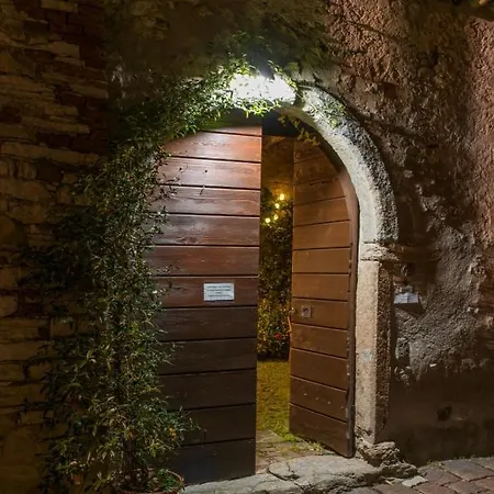 ゲストハウス Piazza Maggiore *